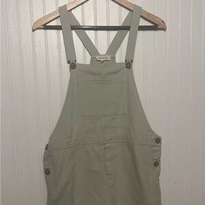 Woman’s Mint Overall Shorts With Button Details And Pockets Size S